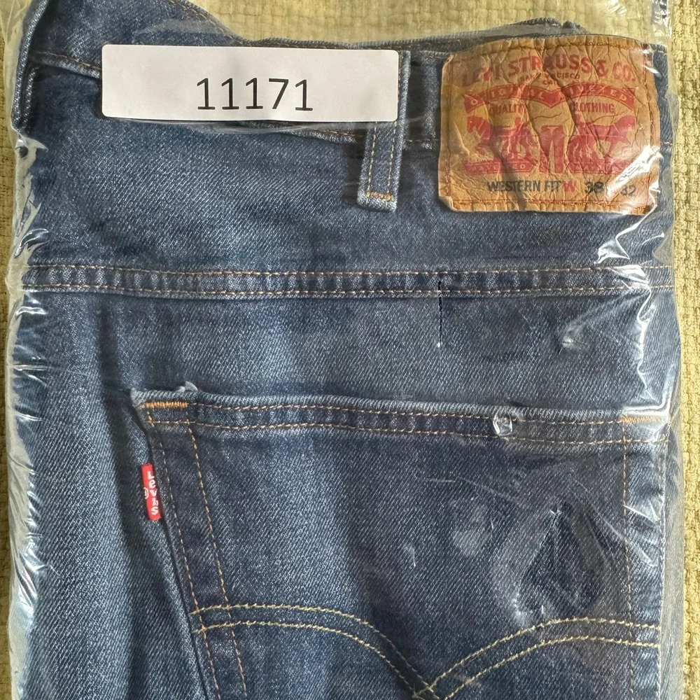 Levi's Jeans Men's Western Fit Blue Denim W38 L32 Strong Cotton Fade Whiskering